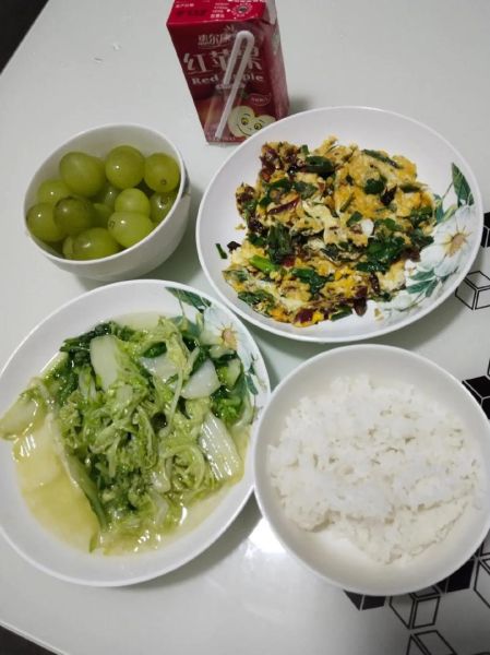 吃饭一个人吃什么_孤独感怎么缓解