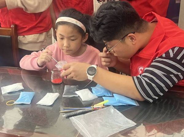 玻璃艺术活动适合带孩子参加吗_玻璃艺术活动怎么报名