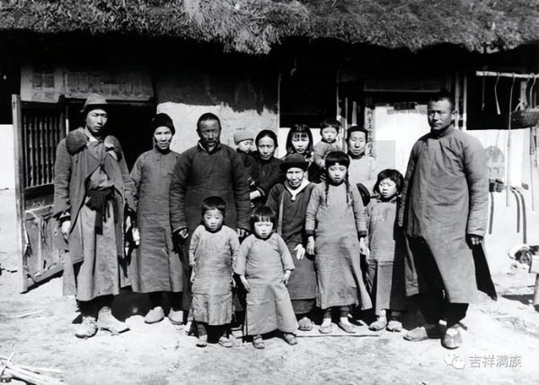 珍贵历史照片大全_如何辨别老照片年代