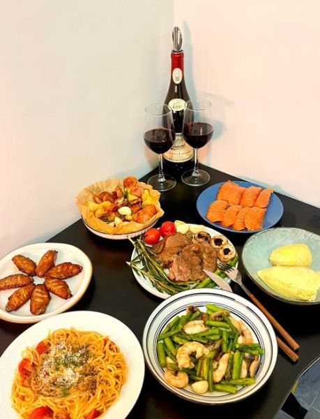 情侣约会吃什么浪漫_如何在家做烛光晚餐