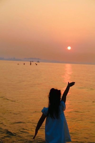 日落生活照怎么拍_如何拍出氛围感