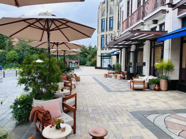 小镇生活怎么样_小镇生活成本高吗