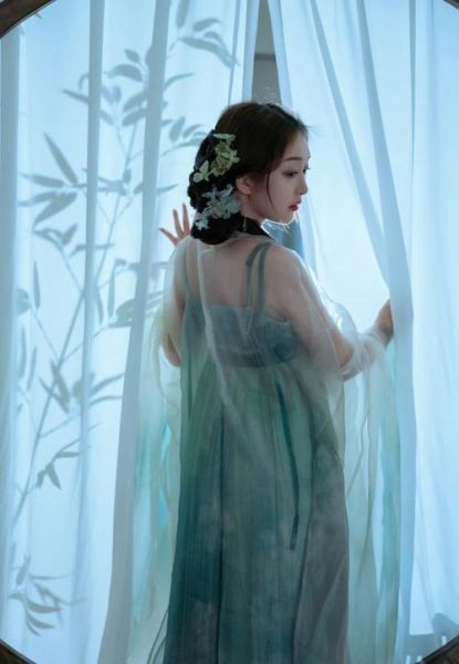 古风艺术写真怎么拍_古风写真服装搭配技巧