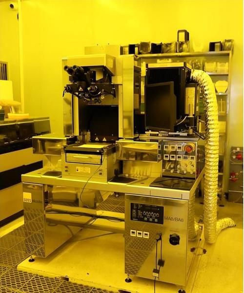 中国光刻机哪里买_国产EUV光刻机多少钱