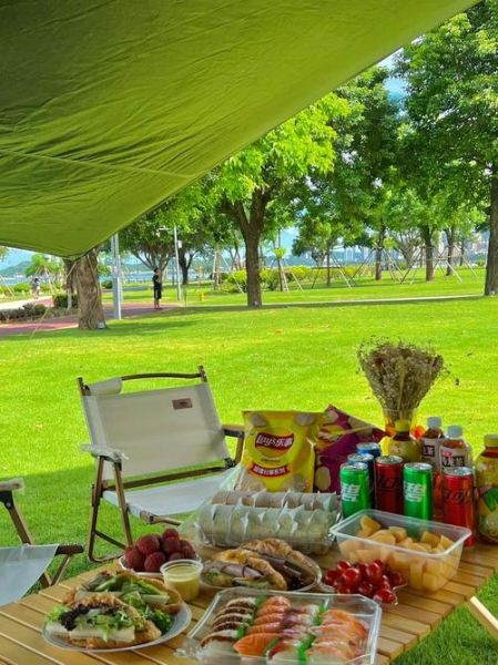 户外艺术野餐怎么布置_野餐拍照道具推荐