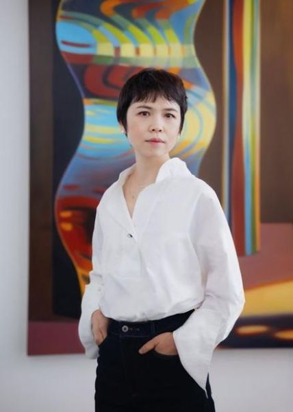 女艺术家如何平衡家庭与创作_女艺术家职业发展路径