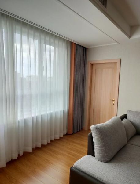 艺术窗帘怎么选_客厅窗帘颜色搭配技巧