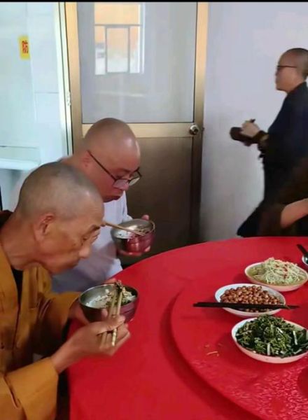 和尚一天怎么过_和尚真实生活揭秘