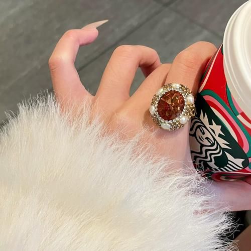 艺术夸张戒指怎么搭配_夸张戒指适合什么场合