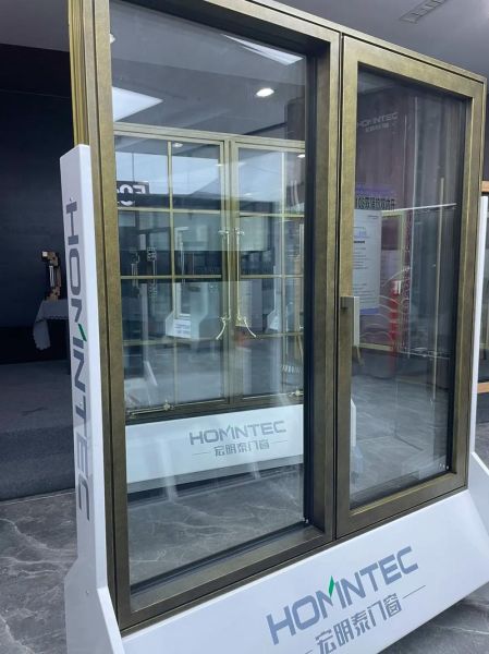 门窗艺术灵感_如何挑选高颜值门窗