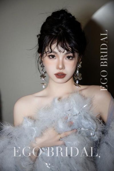 艺术感美女怎么拍_如何打造氛围感妆容